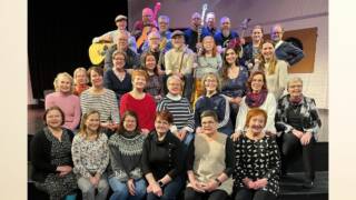 Tahdon laulaa, Pop & Jazz -lauluryhmä ja kitaraorkesteri Takaisku.